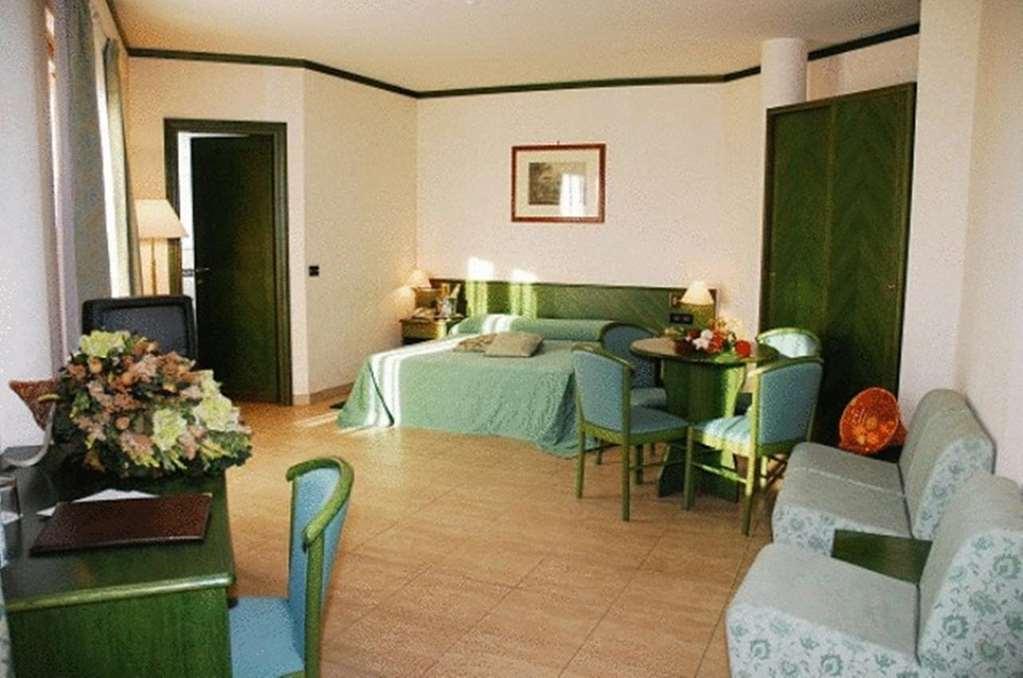 Park Hotel Imperatore Adriano Тиволи Стая снимка