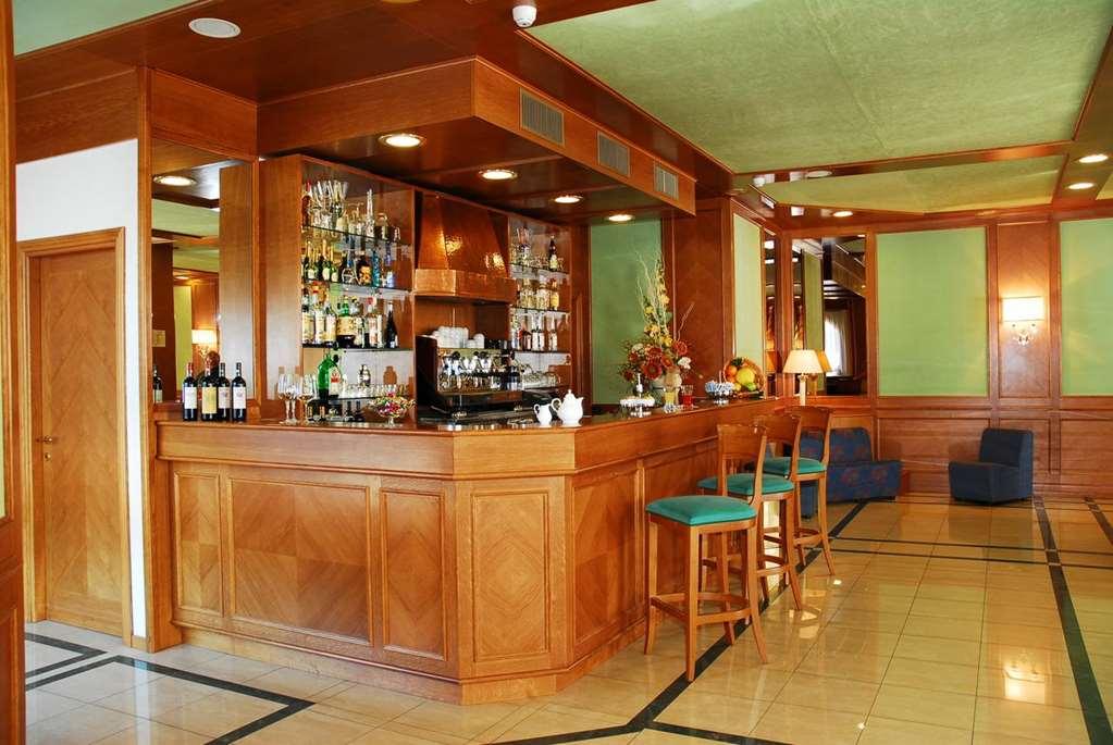 Park Hotel Imperatore Adriano Тиволи Ресторант снимка